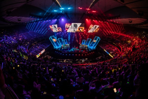 LPL顶级AD选手因长期熬夜训练引发严重耳鸣，电竞职业病或成退役铺垫-蜂鸟竞技